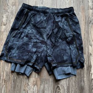Men’s Lululemon Surge Lined 7 Inch Shorts Blue Grey Medium Athleisure Athletic